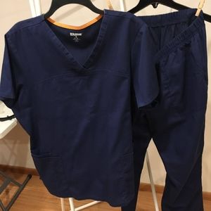 Scrub set